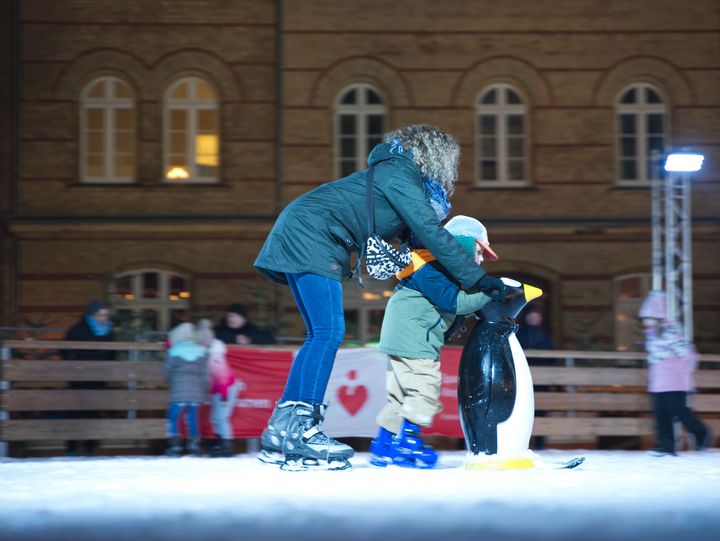 Eisbahn Eisbahn auf dem Stralsunder Weihnachtsmarkt